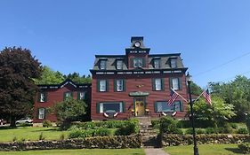 Elegant 2Br Apt W 2 Bathrooms In Historic Hamlet By Berkshires & Hudson Valley, Walk To Restaurants